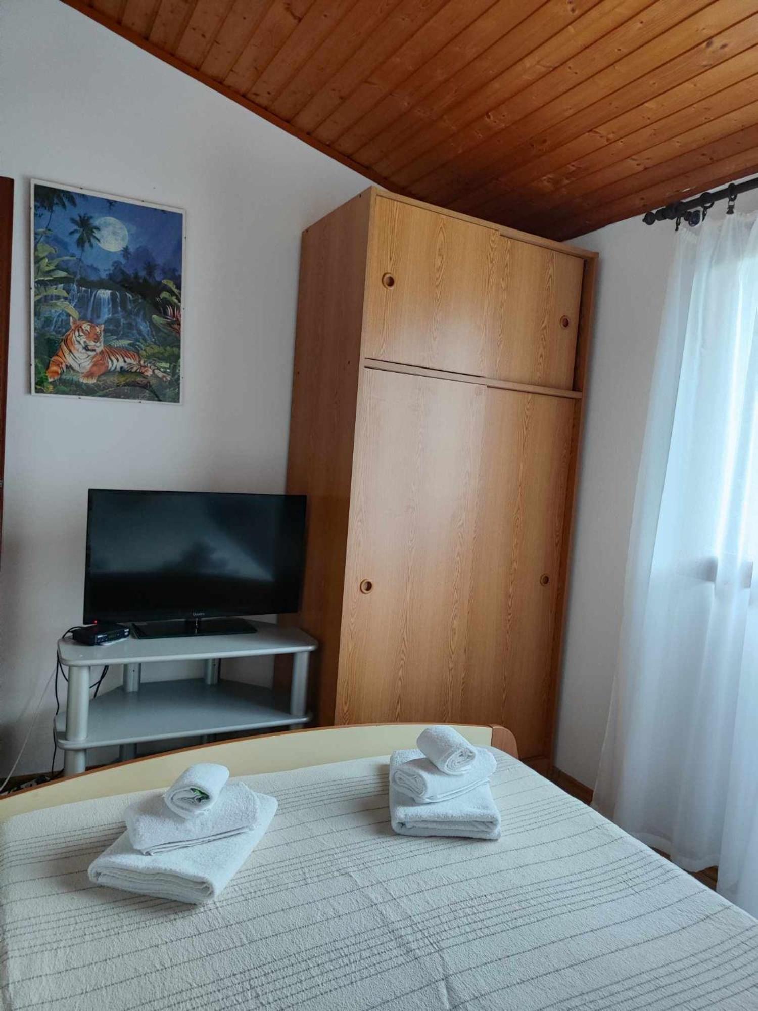 Apartments By The Sea Basina, Hvar - 116 Врбоска Стая снимка